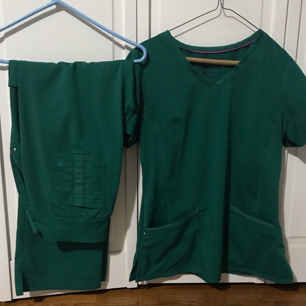 Healing hands yoga scrub set